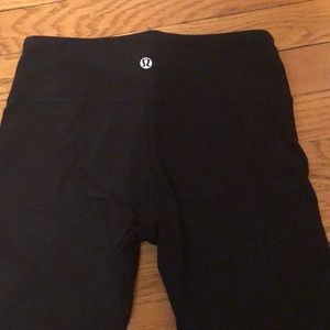 Lululemon black leggings size 4